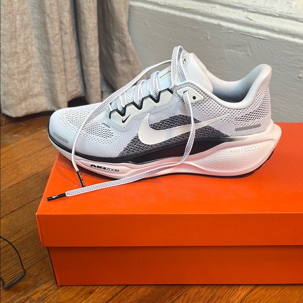 Nike Air Zoom Pegasus 41 White and Black Running Shoes - Picture 2 of 3